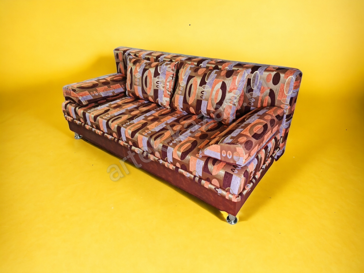 Диван еврокнижка -Эконом- шенилл овалы с преобладающим коричневым цветом, цена 11000руб. Купить недорогой диван по низкой цене от производителя можно у нас.